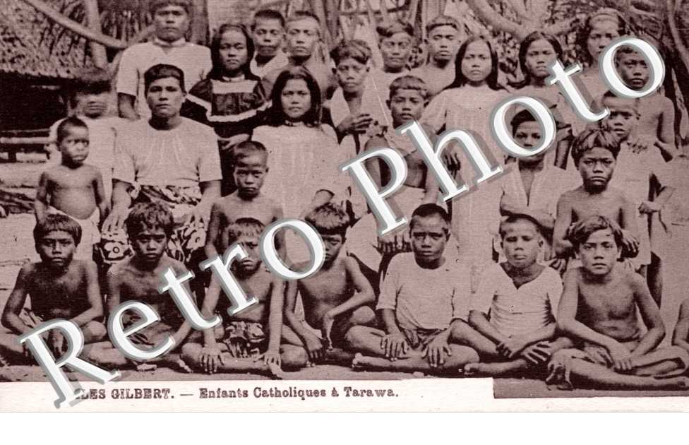 Iles Gilbert - Enfants catholiques a Tarawa