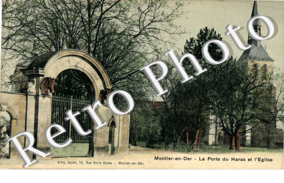 la Porte du haras et l&#039;Eglise