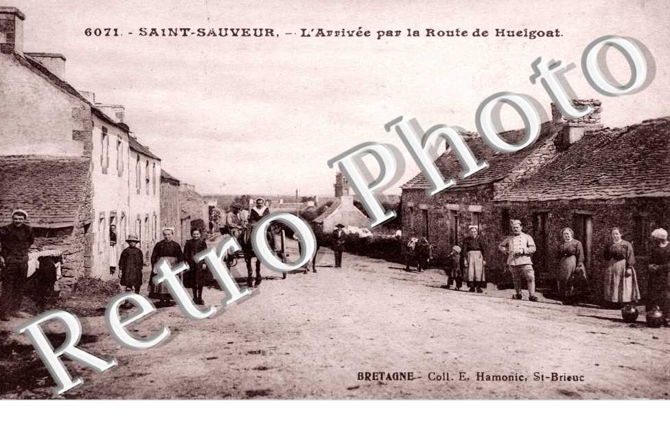 l&#039;arrivee par la route de Huelgoat