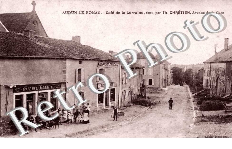 Cafe de la Lorraine tenu par TH. Chretien avenue de la gare