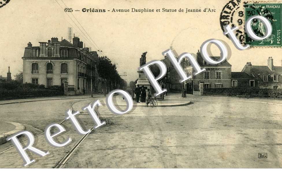 Avenue Dauphine et statue de Jeanne d&#039;Arc