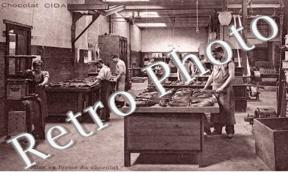 Chocolat Cida - Mise en forme du chocolat -Atelier (Fournisseur de la cour royale de bruxelle)