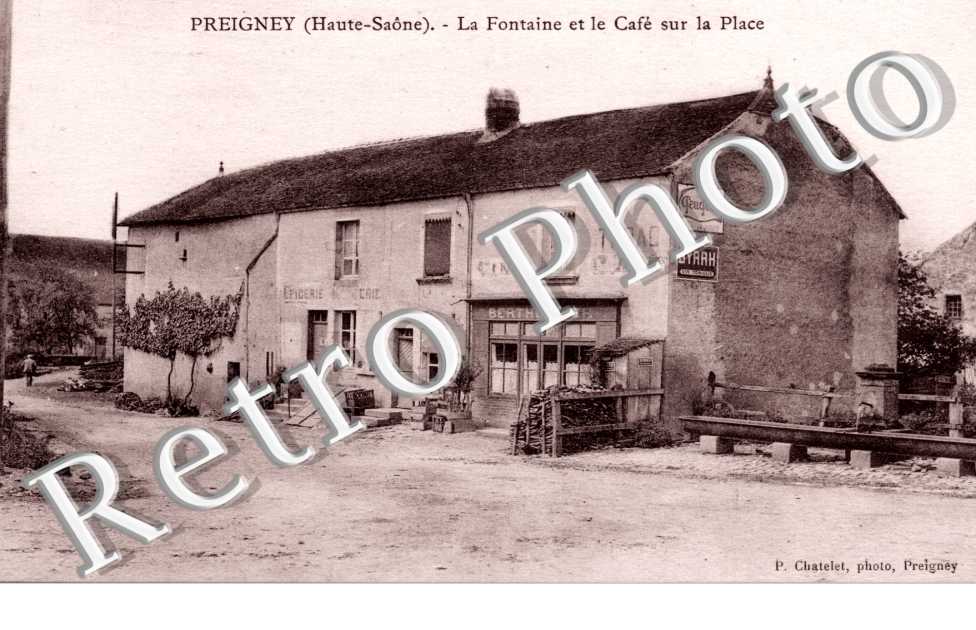 La Fontaine et Cafe de la Place