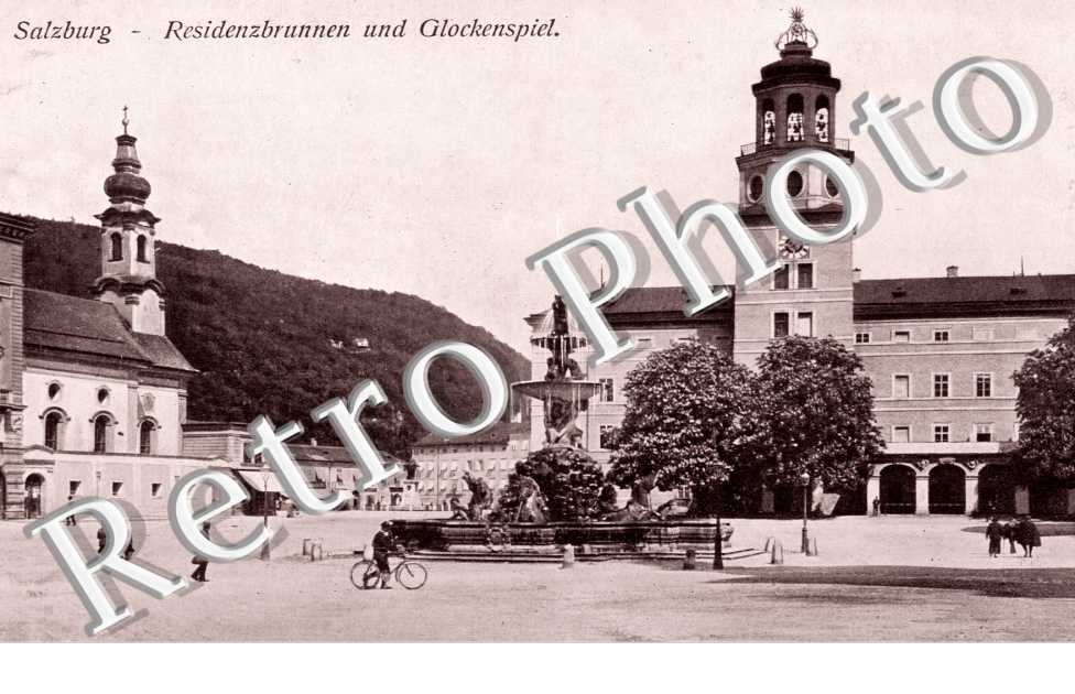Residenzbrunnen und Glockenspiel