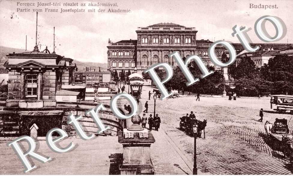 Partie vom Franz Josefplatz mit der Akademie
