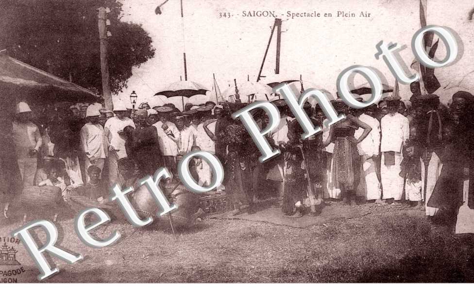 Saigon, Spectacle en plein air