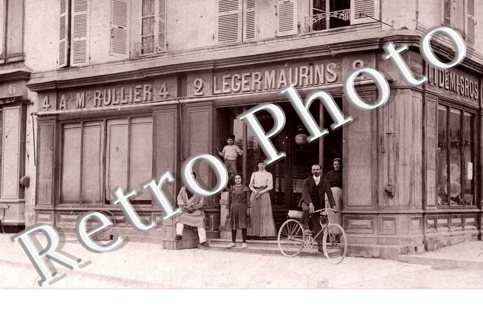 Devanture de Magasin Demi-Gros, A.M. RULLIER, LEGERMAURINS