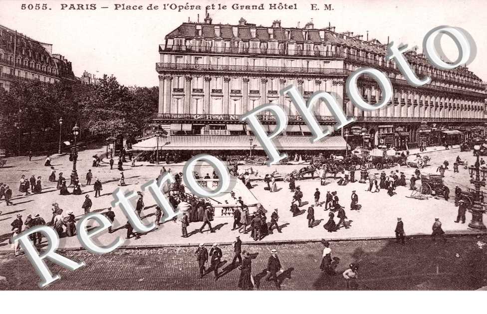Place de l&#039;Opera et le Grand Hotel