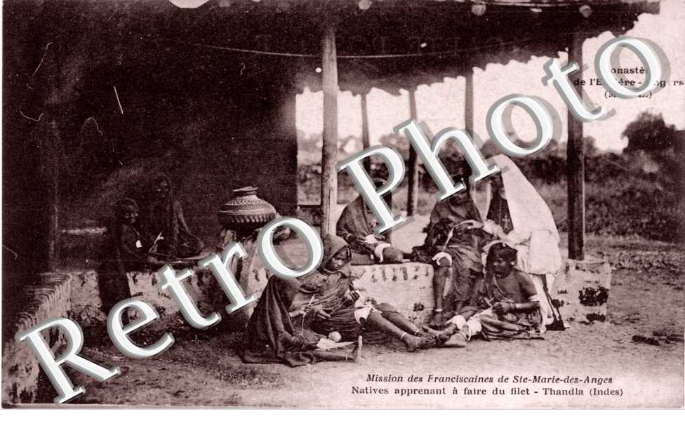 Natives apprenant a faire du Filet