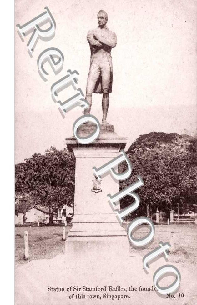 Statue of Sir Stamford Raffles