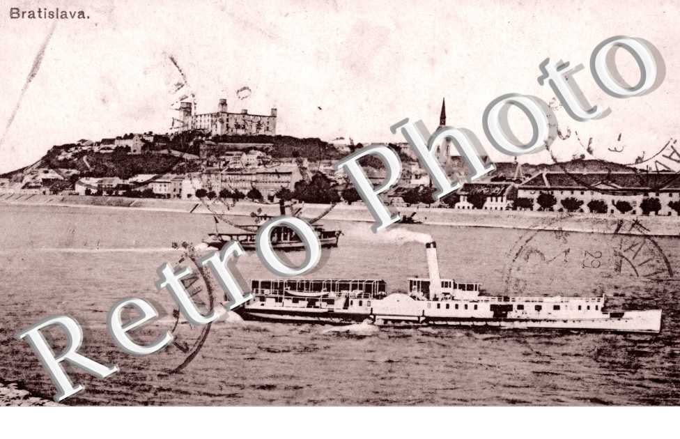  (bateaux sur le fleuve)