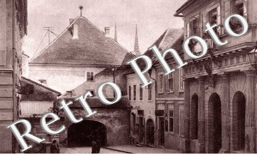  Ancienne Porte