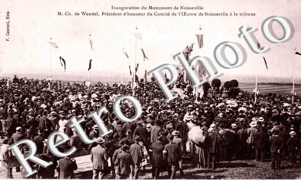 Inauguration du monument M. Ch. de Wendel, president d&#039;honneur du Comite de l&#039;Oeuvre de Noisseville a la tribune
