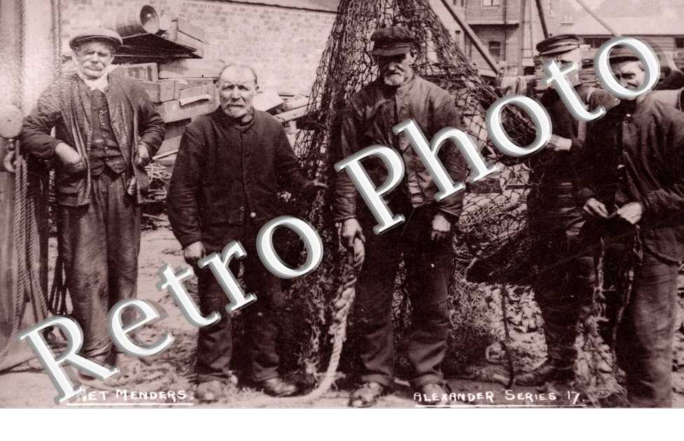 Net Menders, Reparateurs de Filets