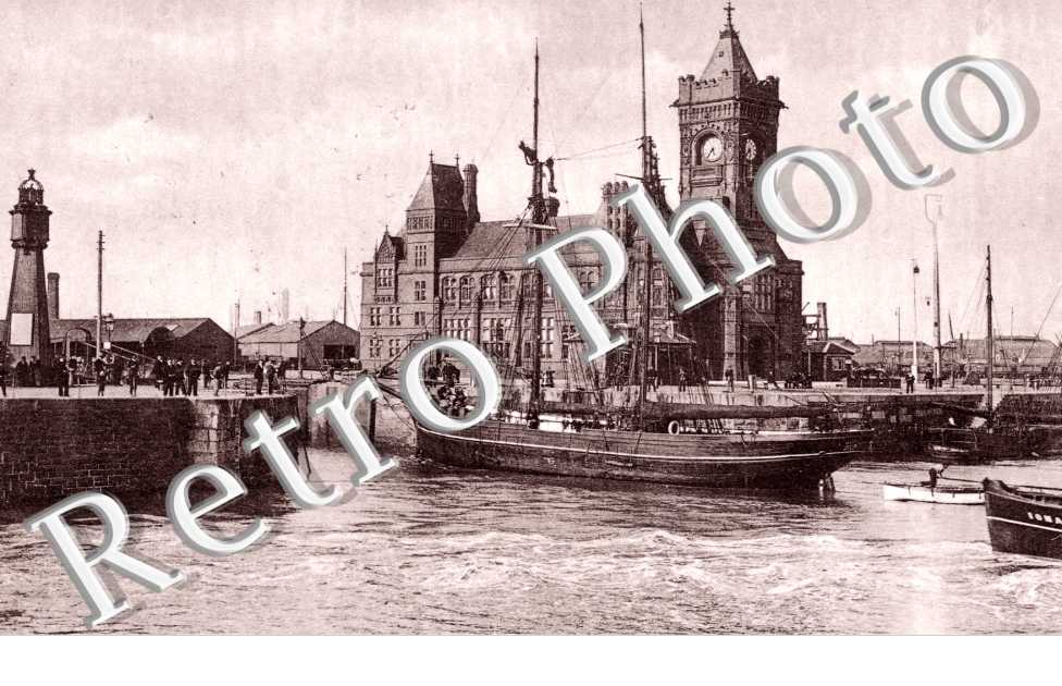 Entrance to the Docks