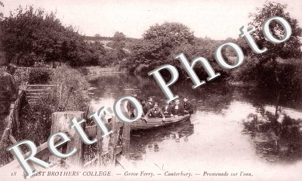 Marist Brothers' College, Promenade sur l'eau