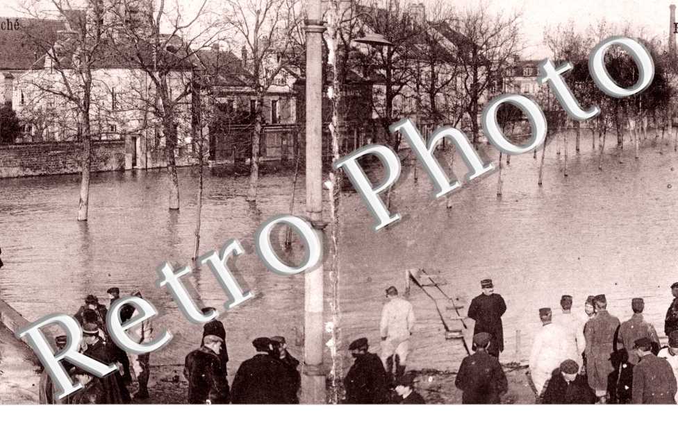 Inondations janvier  1910  vue generale de la place du marche  - carte panoramique