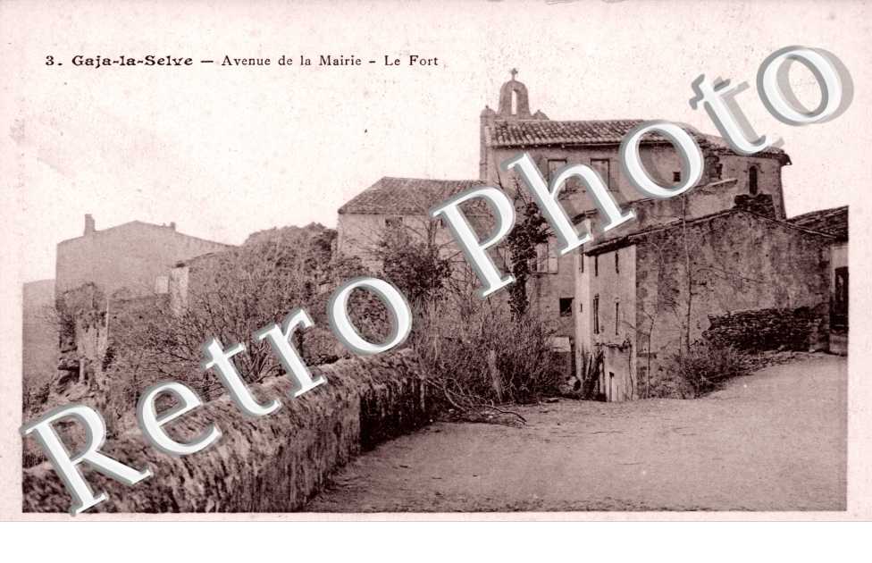 Avenue de la Mairie et le Fort