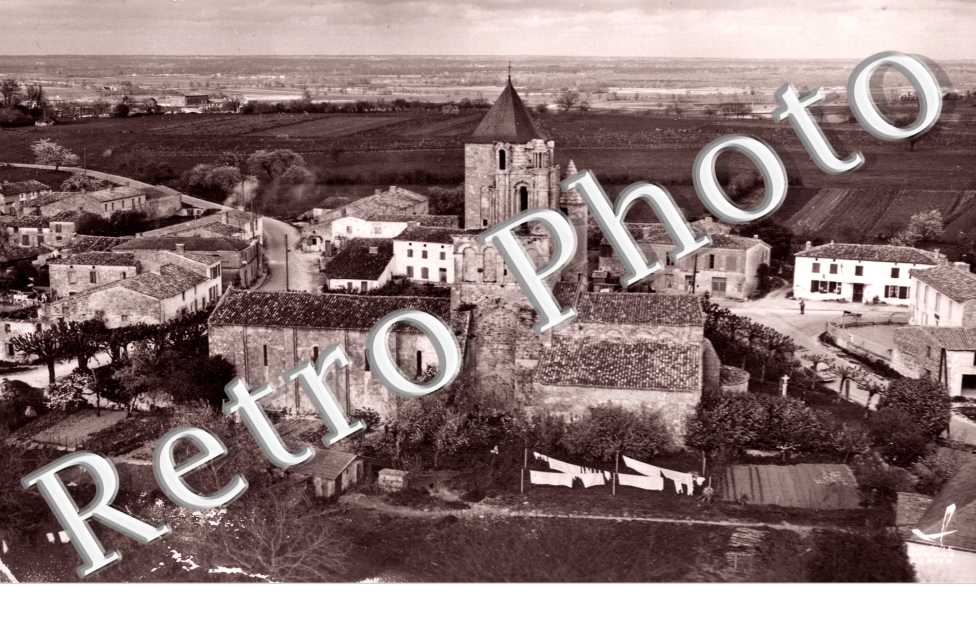 L&#039;Eglise et le Bourg - Vue Aerienne