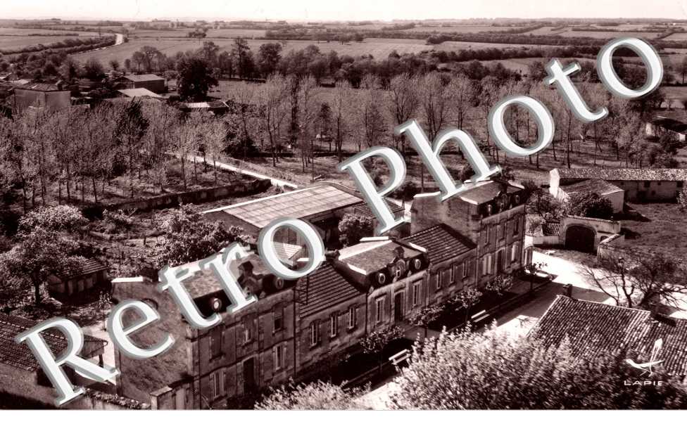 Mairie et le Groupe Scolaire  -annees 50