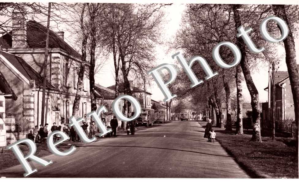 Mairie et groupe scolaire  -annees 50