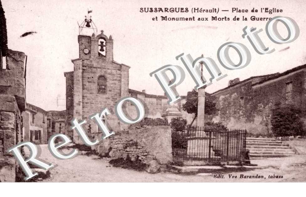 place de l&#039;Eglise et Monument aux Morts
