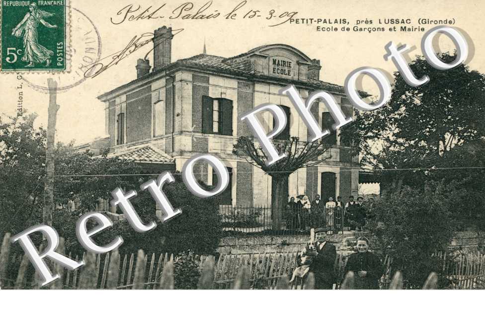 Ecole de Garcons et Mairie