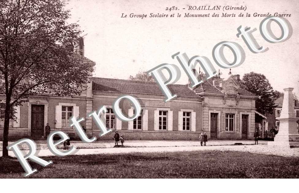 Groupe Scoalire et Monument aux Morts