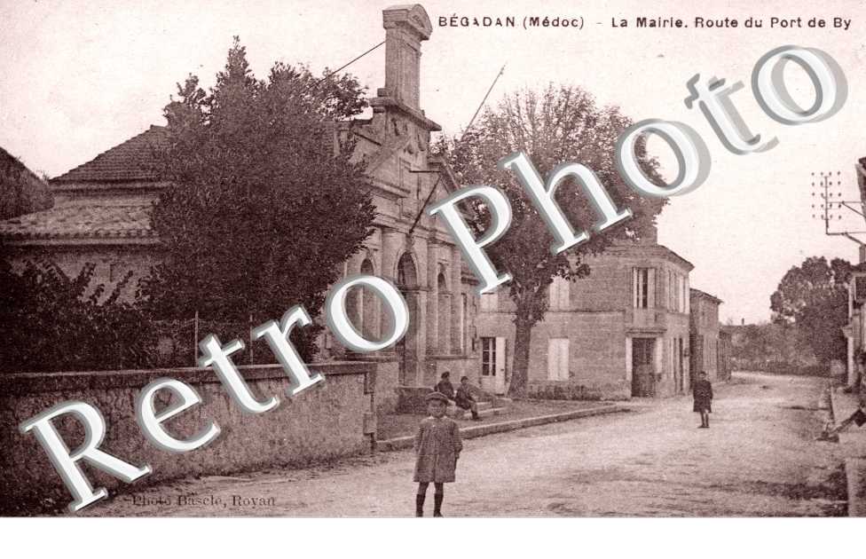 La Mairie, Route du Port de By