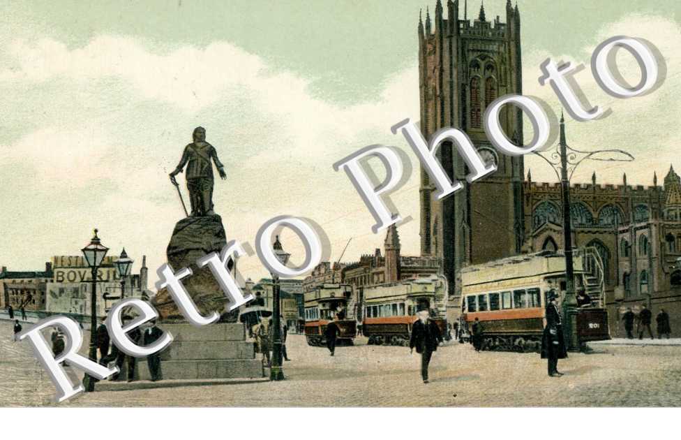 Cathedral & Cromwell Monument