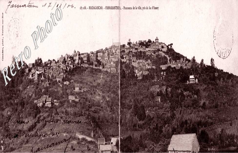 panorama de la ville, pris du lac d&#039;Anozy