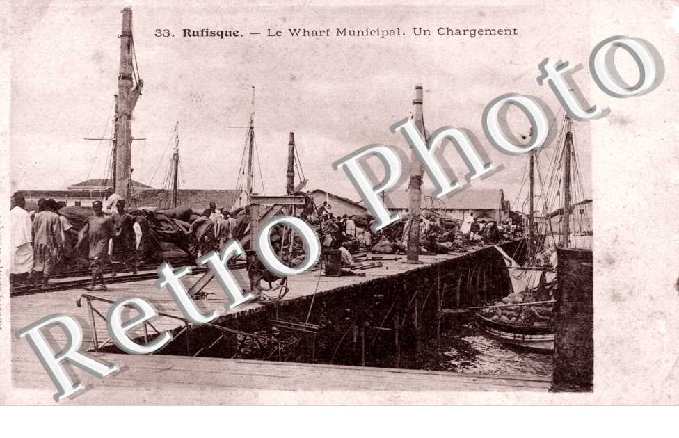 le Wharf Municipal, Un Chargement