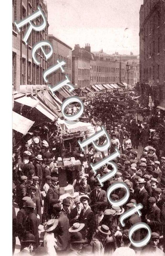 Petticoat Lane on Sunday Morning