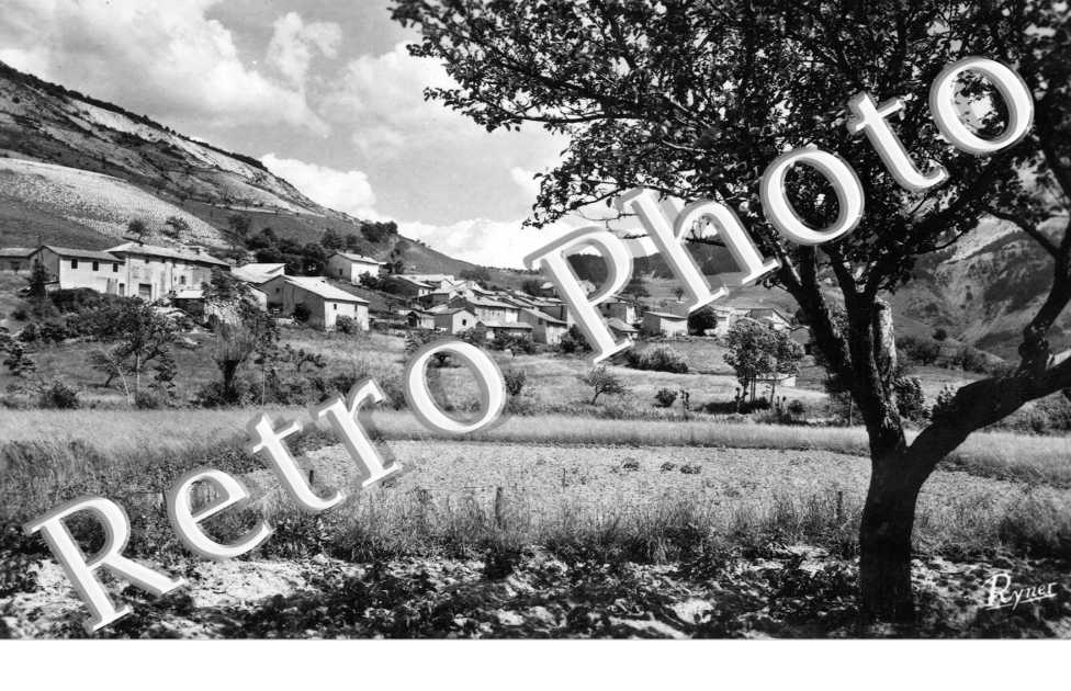 vue generale   Au fond, Montagne Servet  