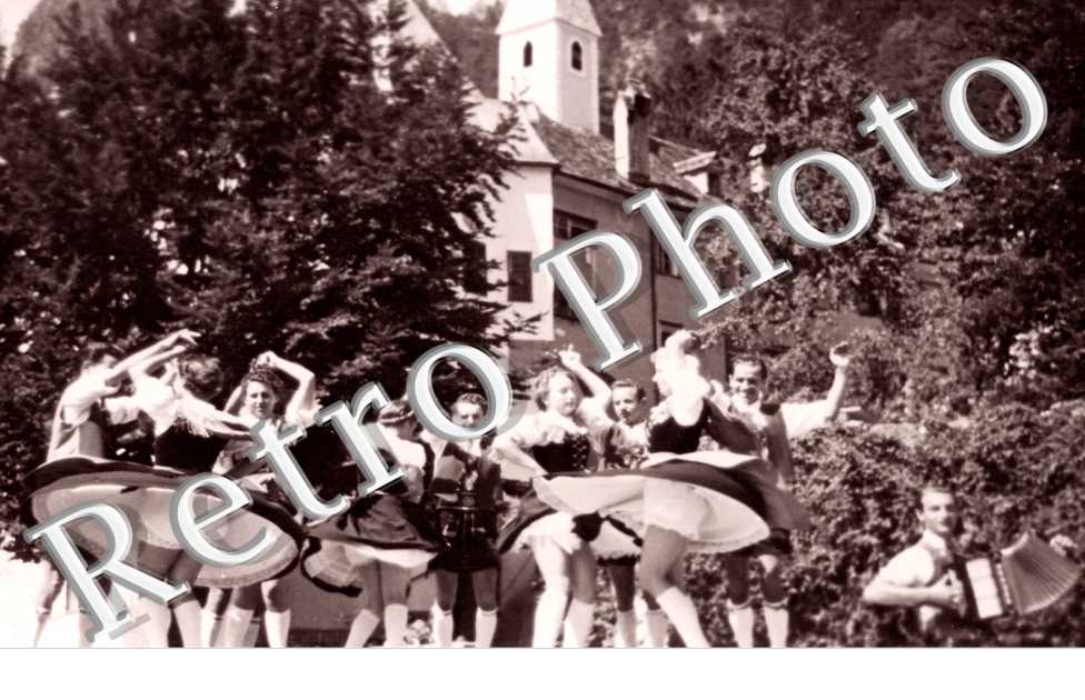 Des Femmes en train de danser