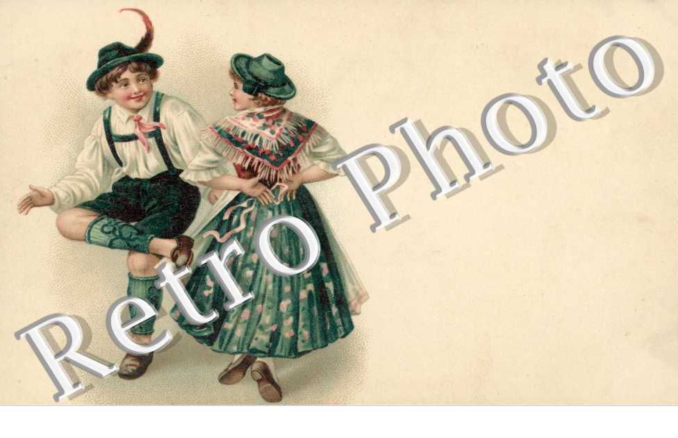 Deux enfants en constumes traditionnels