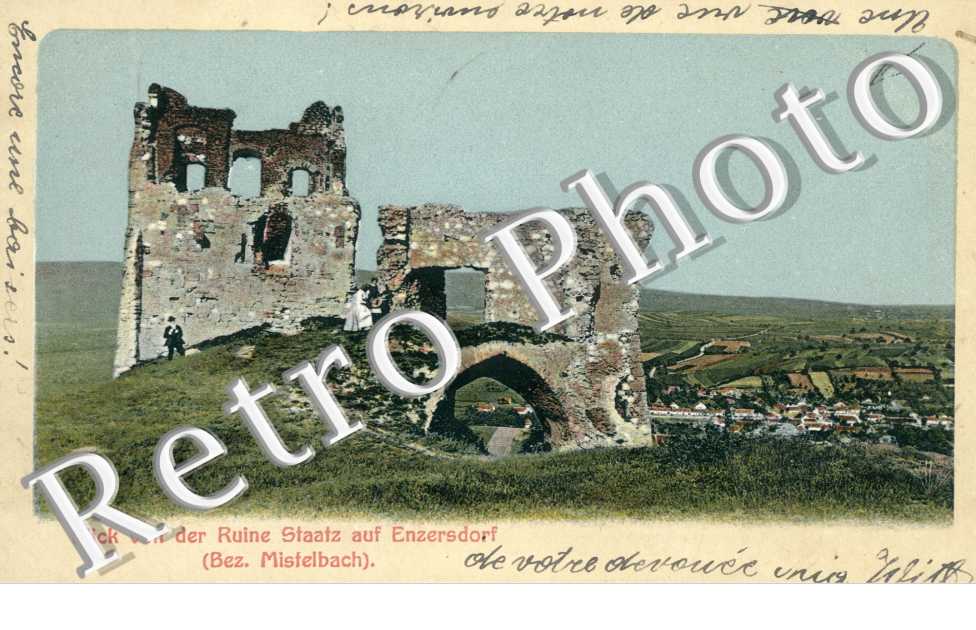 Blick von der Ruine Staatz auf Enzersdorf