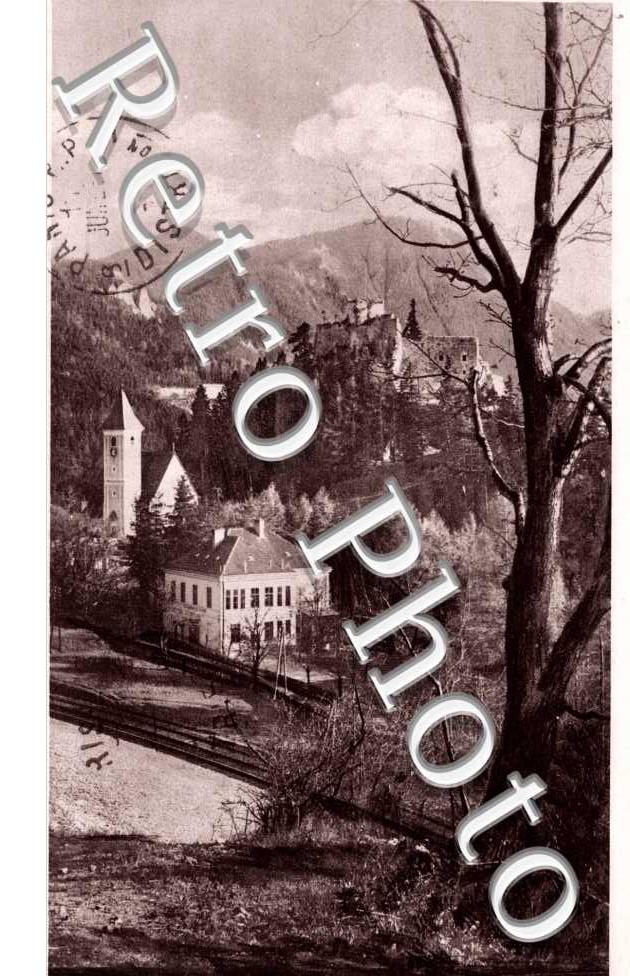 Ruine, Schule und Kirche