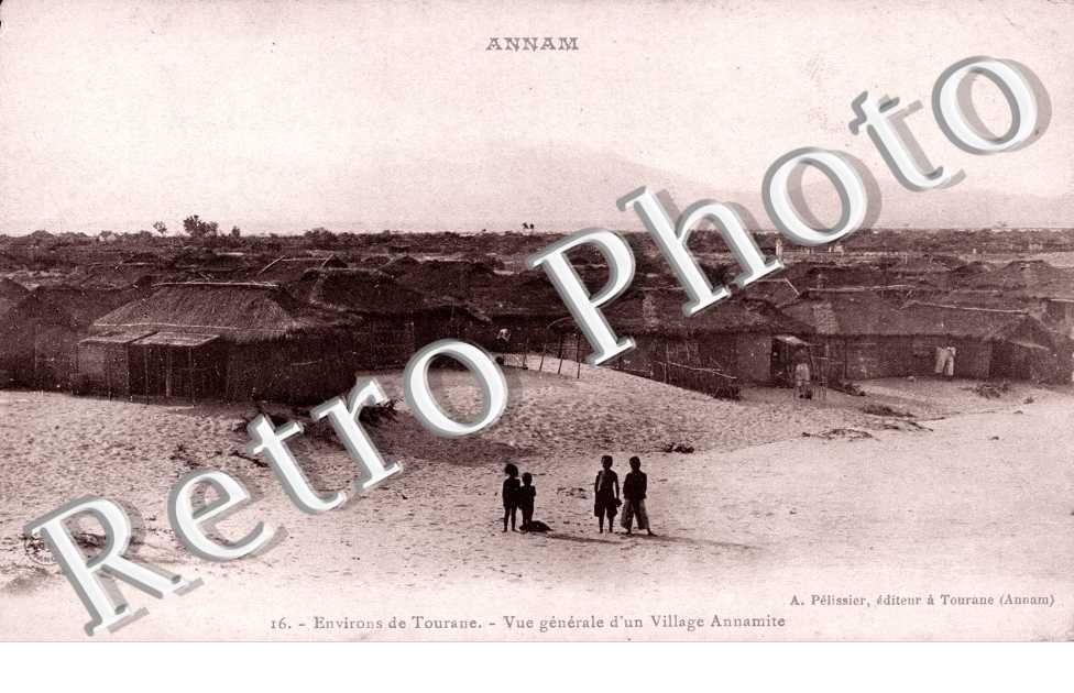 Vue Generale d'un Village Annamite