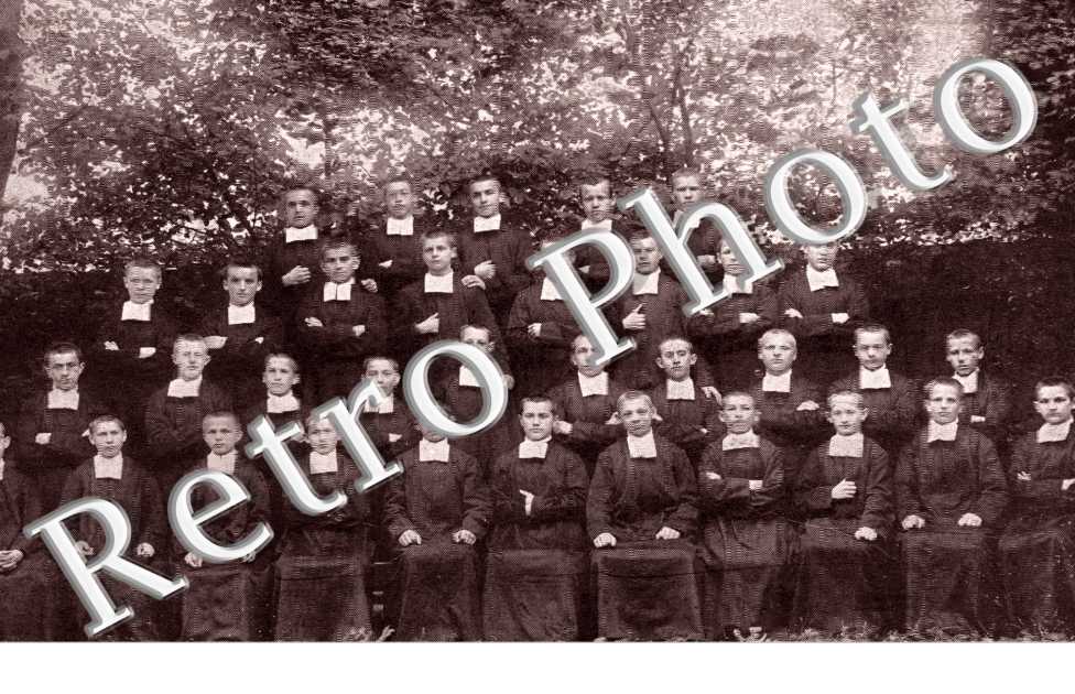 Die am Fefte Maria himmelfahrt eingefleidefen Robizen der Gchulbruder