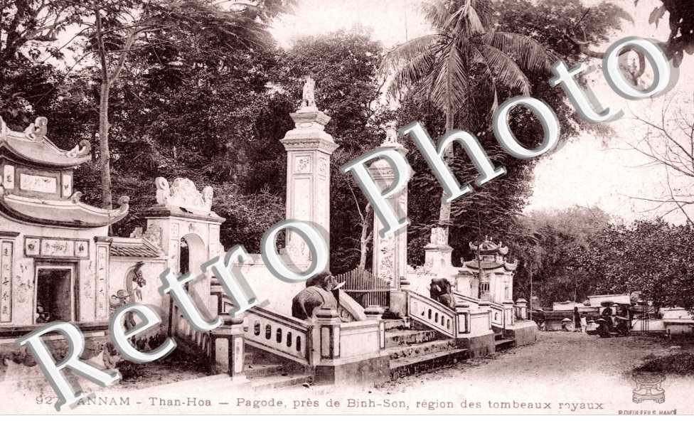 Pagode pres de Bin-Son, Region des Tombeaux royaux