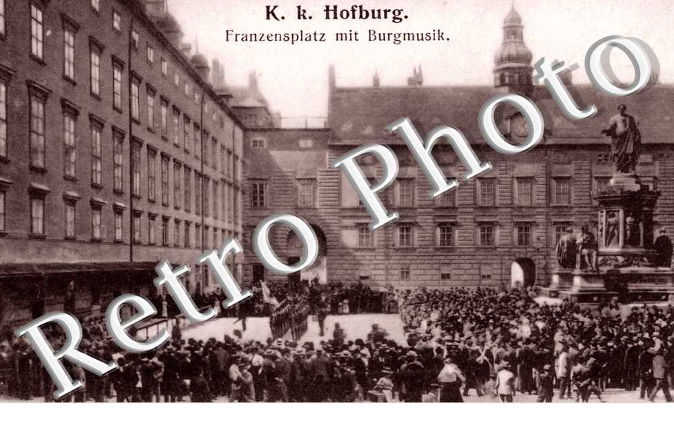 Franzensplatz mit Burgmusik