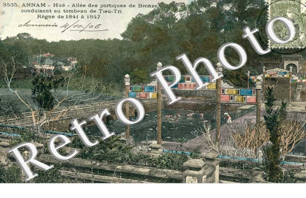 Annam, Allee des Portiques de Bronze conduisant au Tombeau de Tieu-Tri