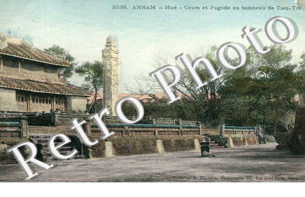 Annam, Cours et Pagode au Tombeau de Tieu-Try