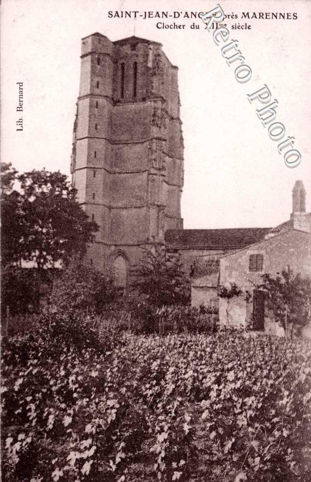 Clocher du XII eme siecle
