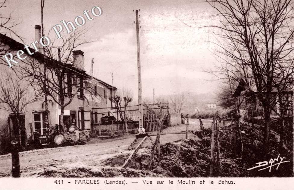 Vue sur le Moulin et le Bahus