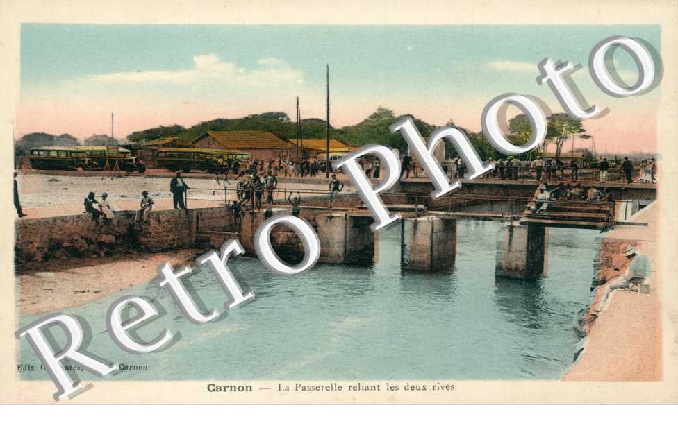 la Passerelle reliant les deux rives