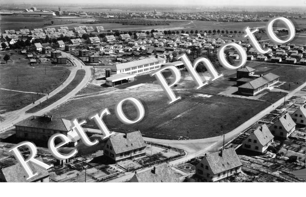 vue aerienne  cite jeune bois Les nouvelles ecoles et le pavillon de sante -  annee 1956