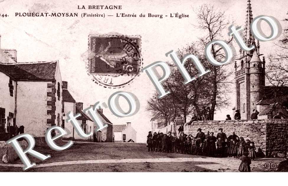 l&#039;entree du bourg L&#039;eglise