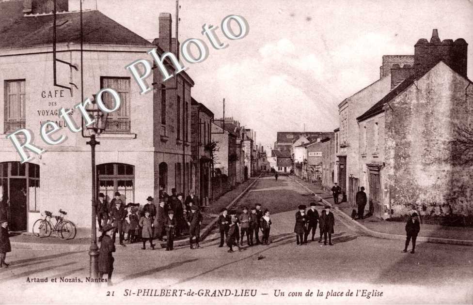 un coin de la place de l&#039;eglise